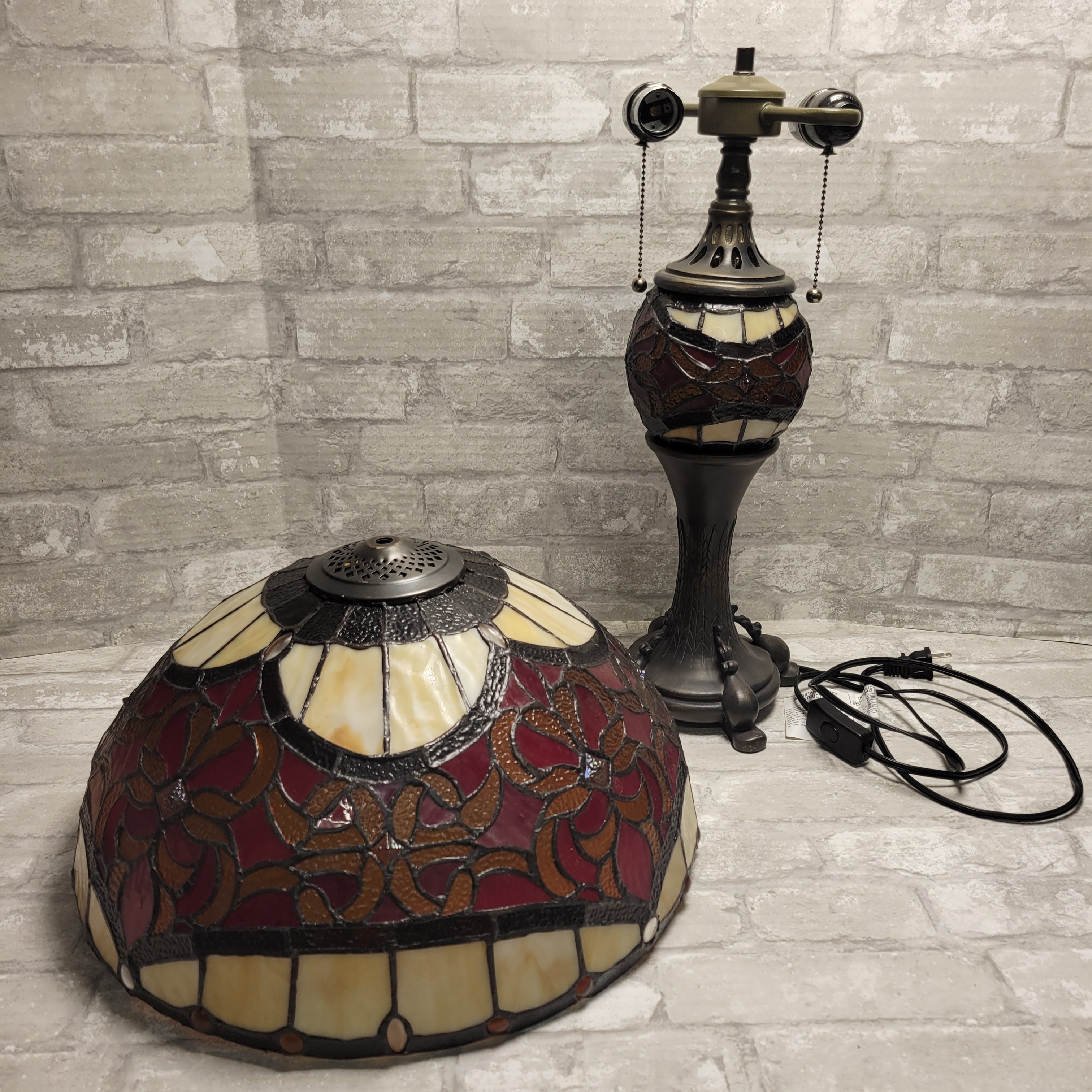 Bieye L10802 Baroque Tiffany Style Stained Glass Table Lamp Lighted Base *READ* (8067703898350)